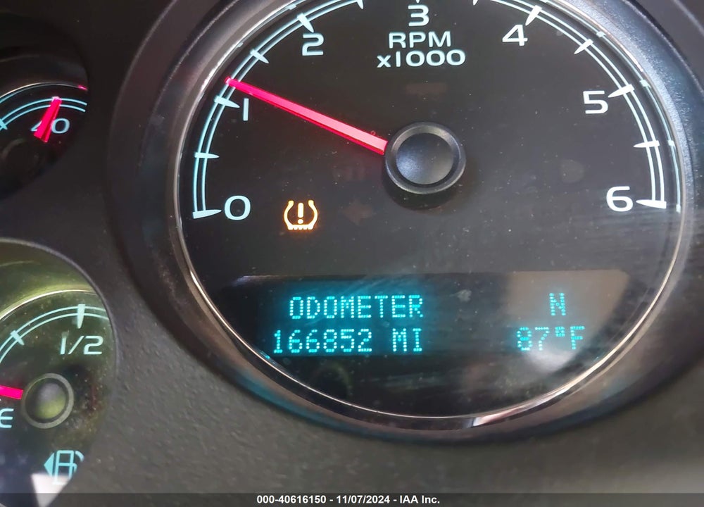 2011 CHEVROLET TAHOE LT VIN: 1GNSKBE0XBR109787