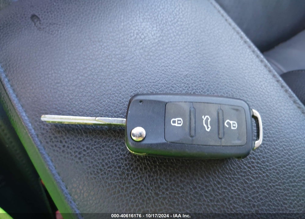 2013 VOLKSWAGEN JETTA 2.5L SE VIN: 3VWDX7AJXDM355433
