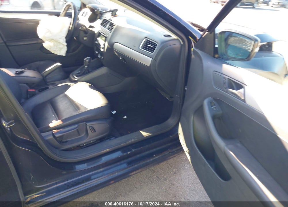 2013 VOLKSWAGEN JETTA 2.5L SE VIN: 3VWDX7AJXDM355433