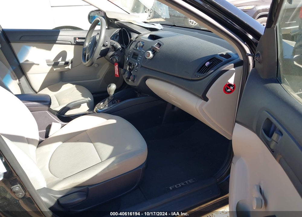 2011 KIA FORTE LX VIN: KNAFT4A24B5331188