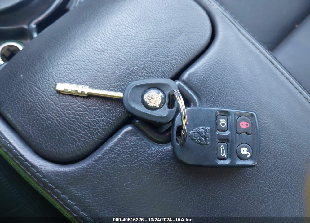 2006 JAGUAR XKR VIN: SAJDA42B463A44776