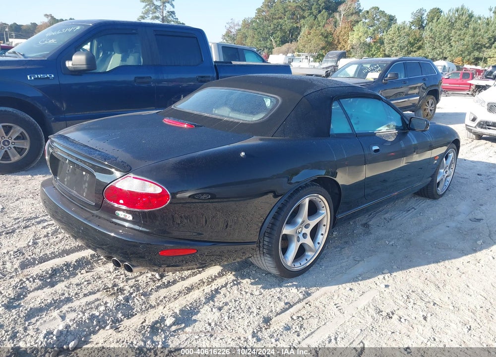 2006 JAGUAR XKR VIN: SAJDA42B463A44776