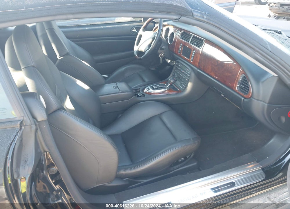 2006 JAGUAR XKR VIN: SAJDA42B463A44776