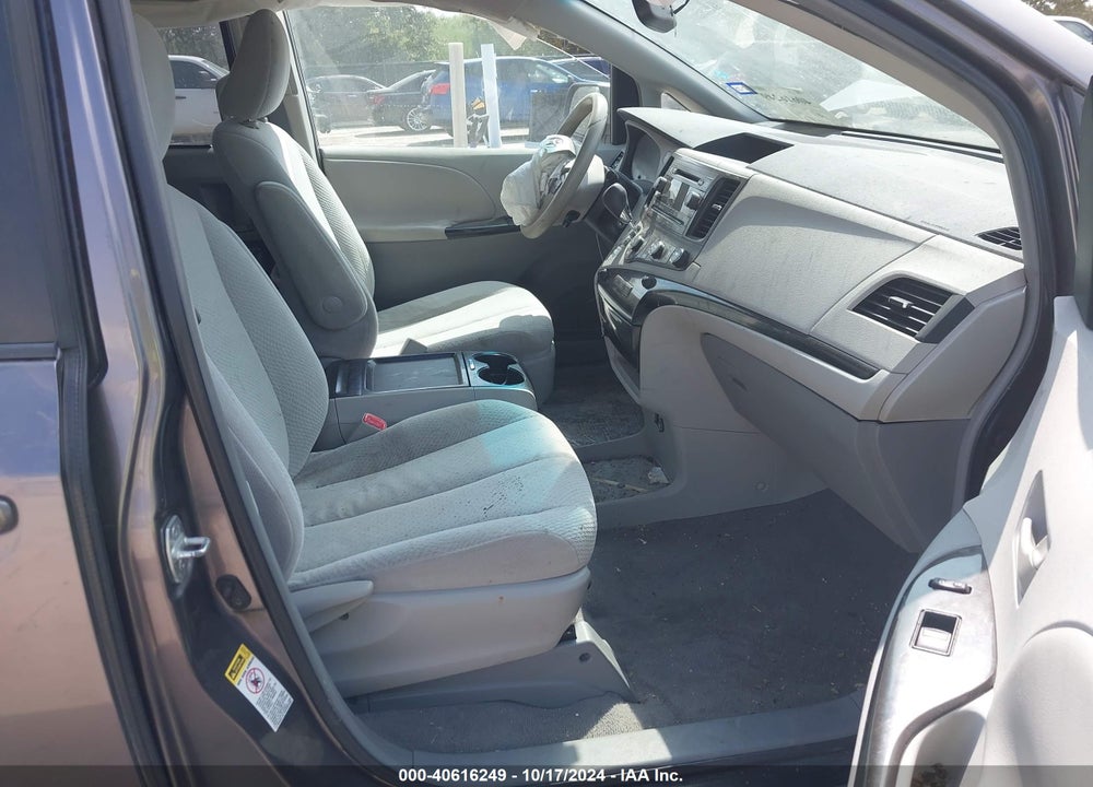 2011 TOYOTA SIENNA LE V6 VIN: 5TDKK3DC8BS055398