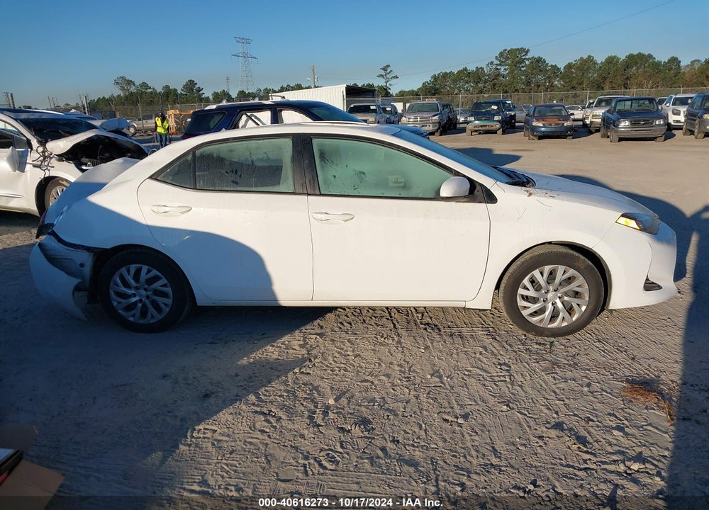 2018 TOYOTA COROLLA LE VIN: 5YFBURHE0JP807336