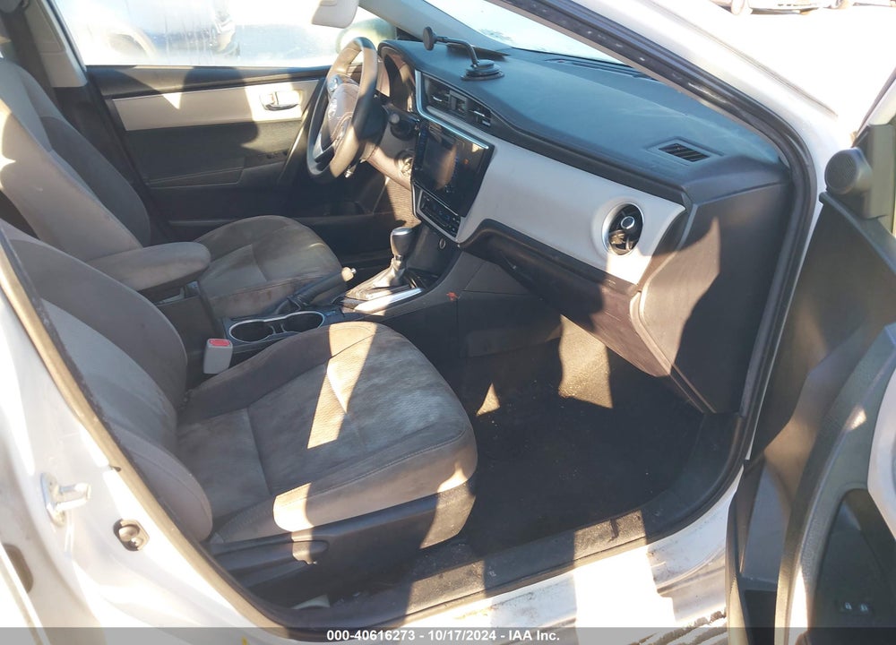 2018 TOYOTA COROLLA LE VIN: 5YFBURHE0JP807336