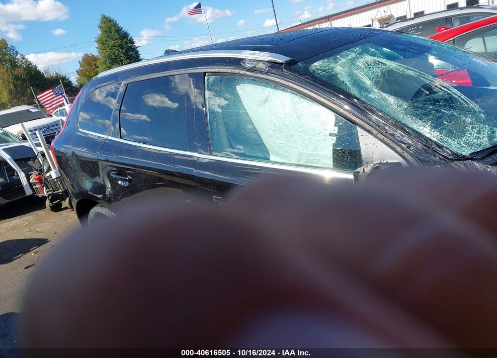 2017 VOLVO XC60 T5 DYNAMIC VIN: YV440MRR7H2160741