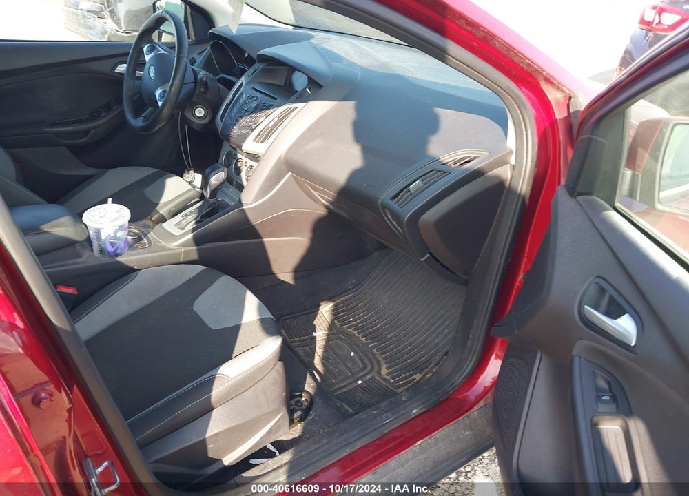 2014 FORD FOCUS SE VIN: 1FADP3K2XEL412385