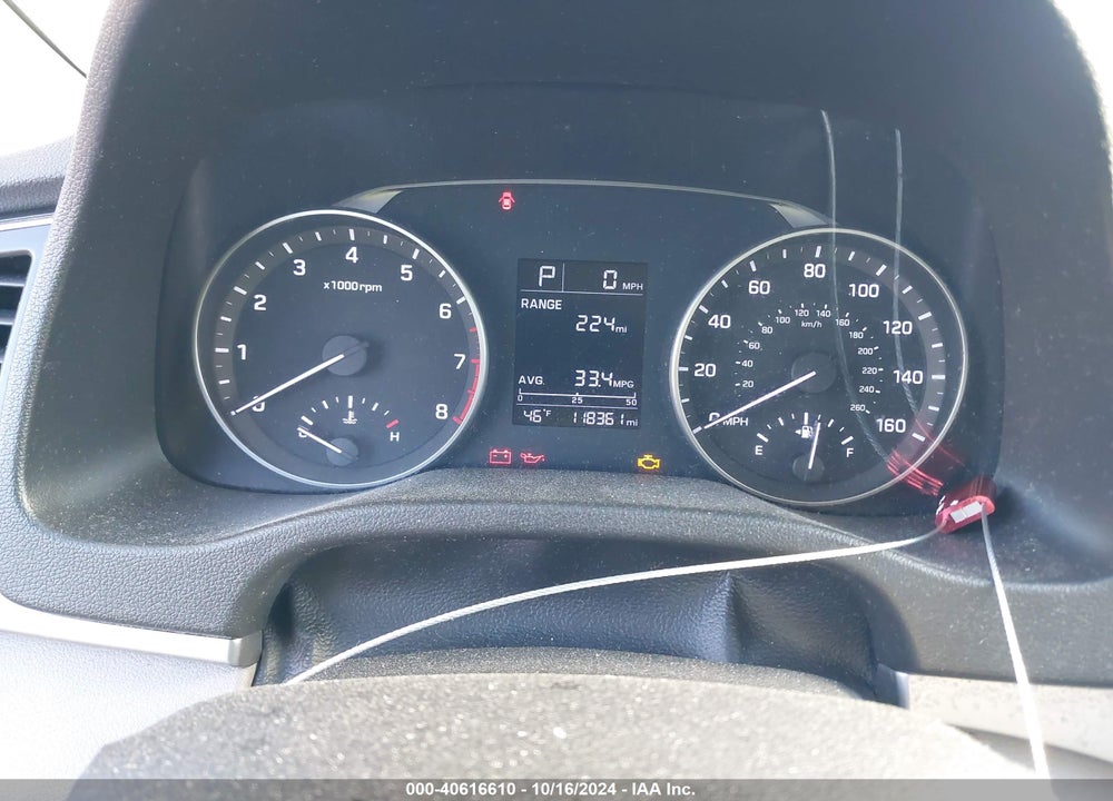 2017 HYUNDAI ELANTRA VIN: 5NPD84LF7HH038325