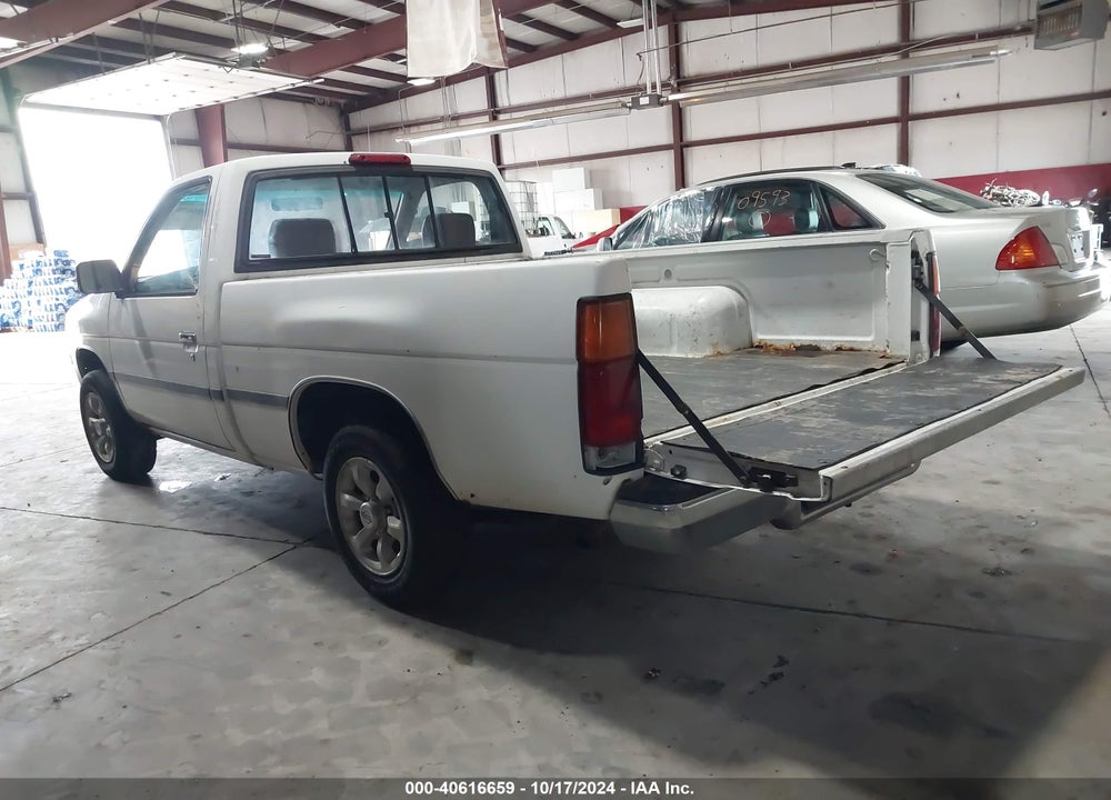 1996 NISSAN TRUCK XE VIN: 1N6SD11S1TC309446