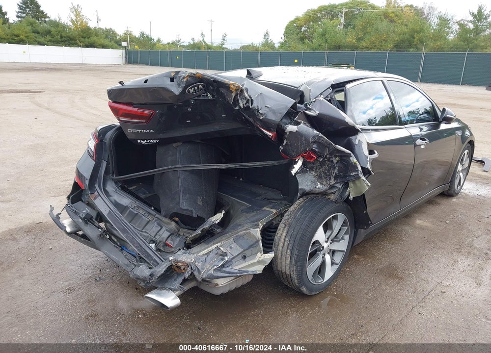 2019 KIA OPTIMA S VIN: 5XXGT4L38KG325547