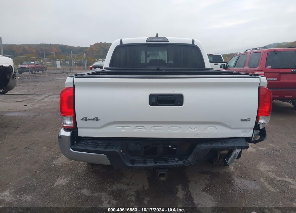 2017 TOYOTA TACOMA SR5 V6 VIN: 3TMCZ5ANXHM111495