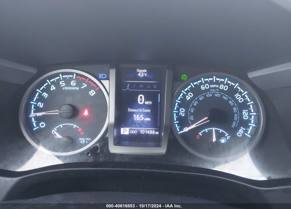 2017 TOYOTA TACOMA SR5 V6 VIN: 3TMCZ5ANXHM111495