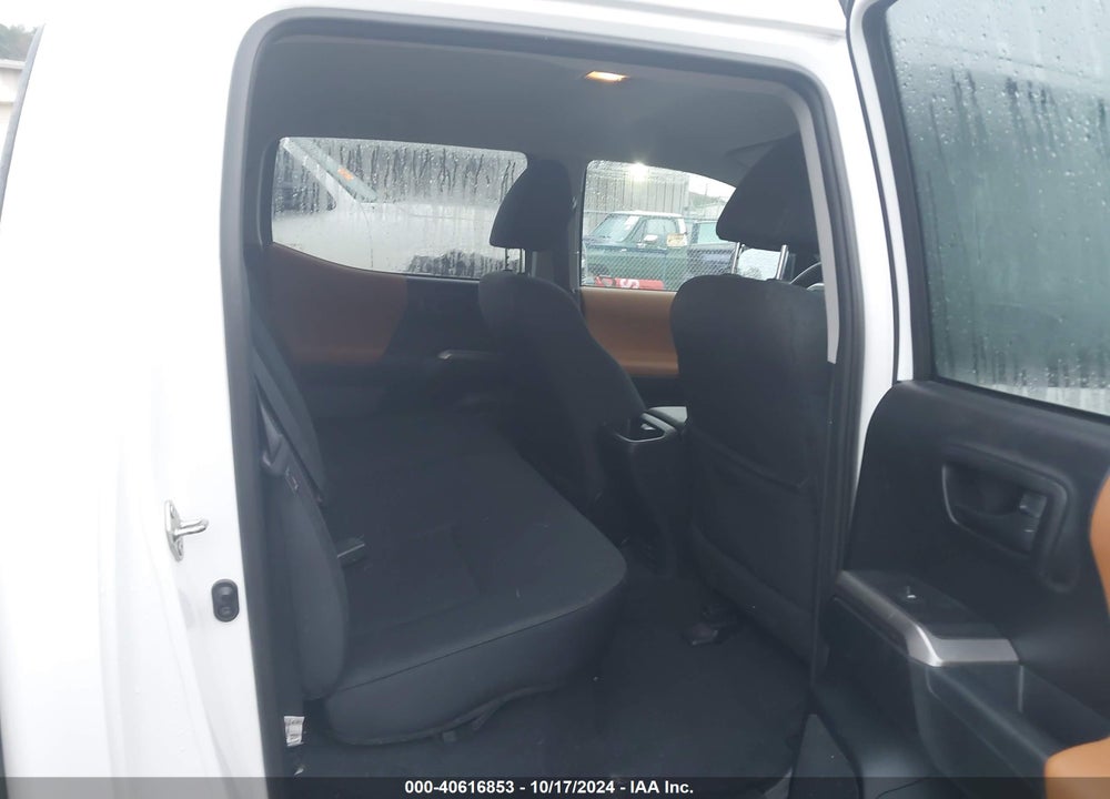 2017 TOYOTA TACOMA SR5 V6 VIN: 3TMCZ5ANXHM111495