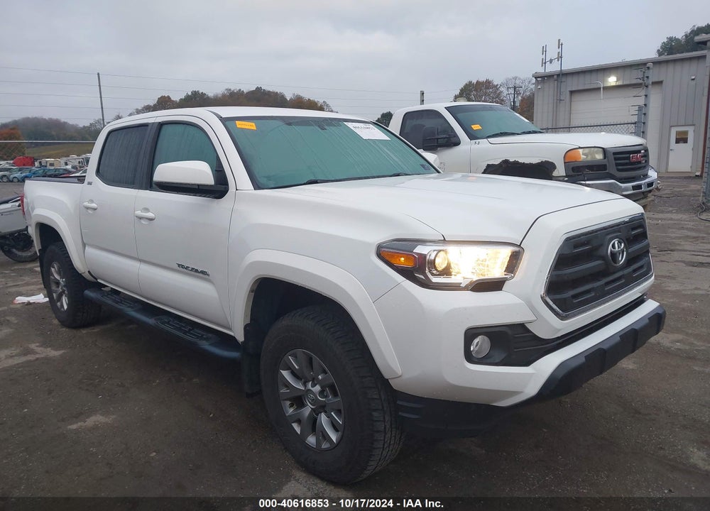 2017 TOYOTA TACOMA SR5 V6 VIN: 3TMCZ5ANXHM111495