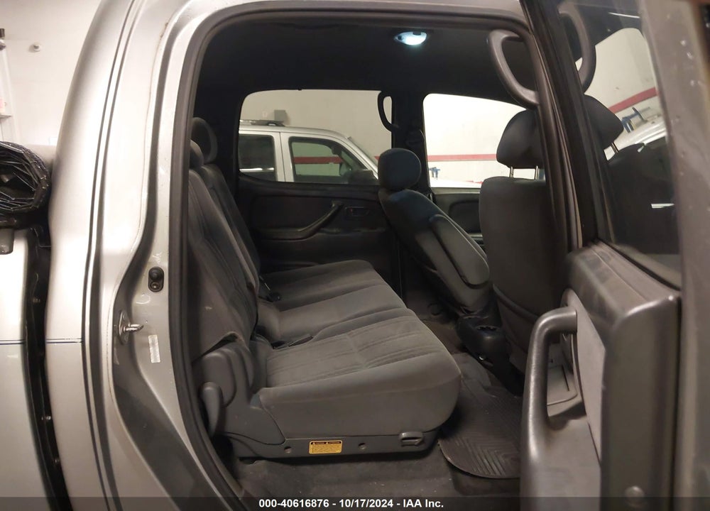2004 TOYOTA TUNDRA SR5 V8 VIN: 5TBDT44184S438540