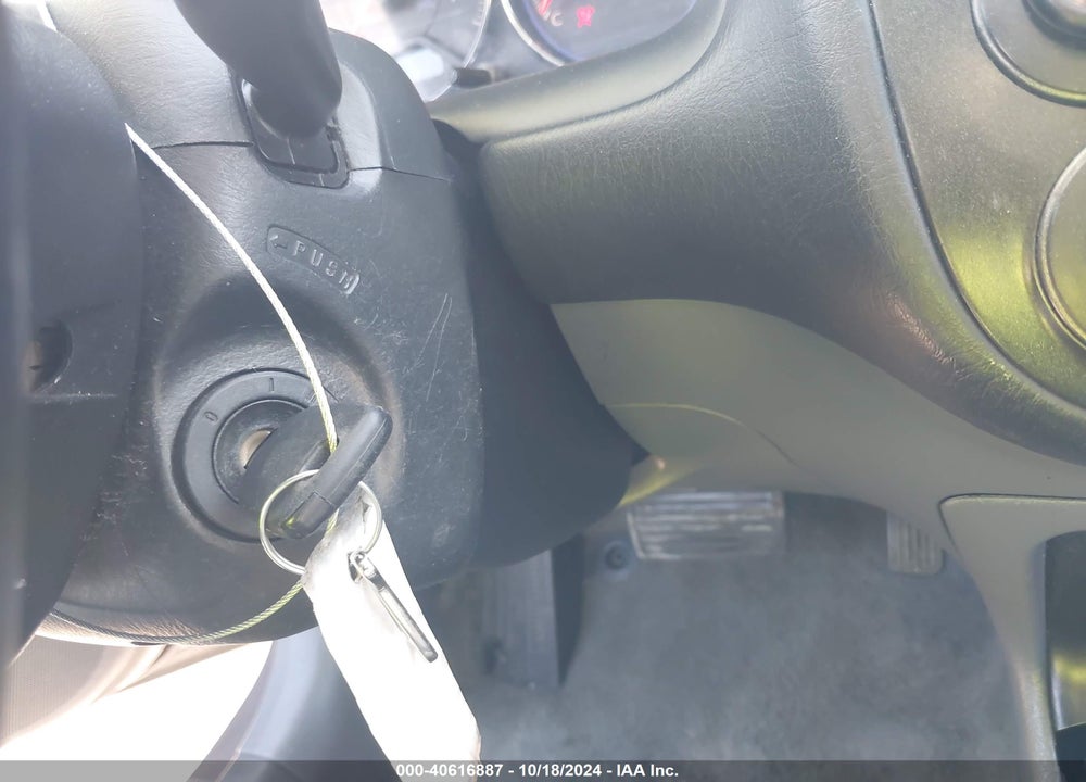 2004 HONDA CIVIC LX VIN: 2HGES16524H518493