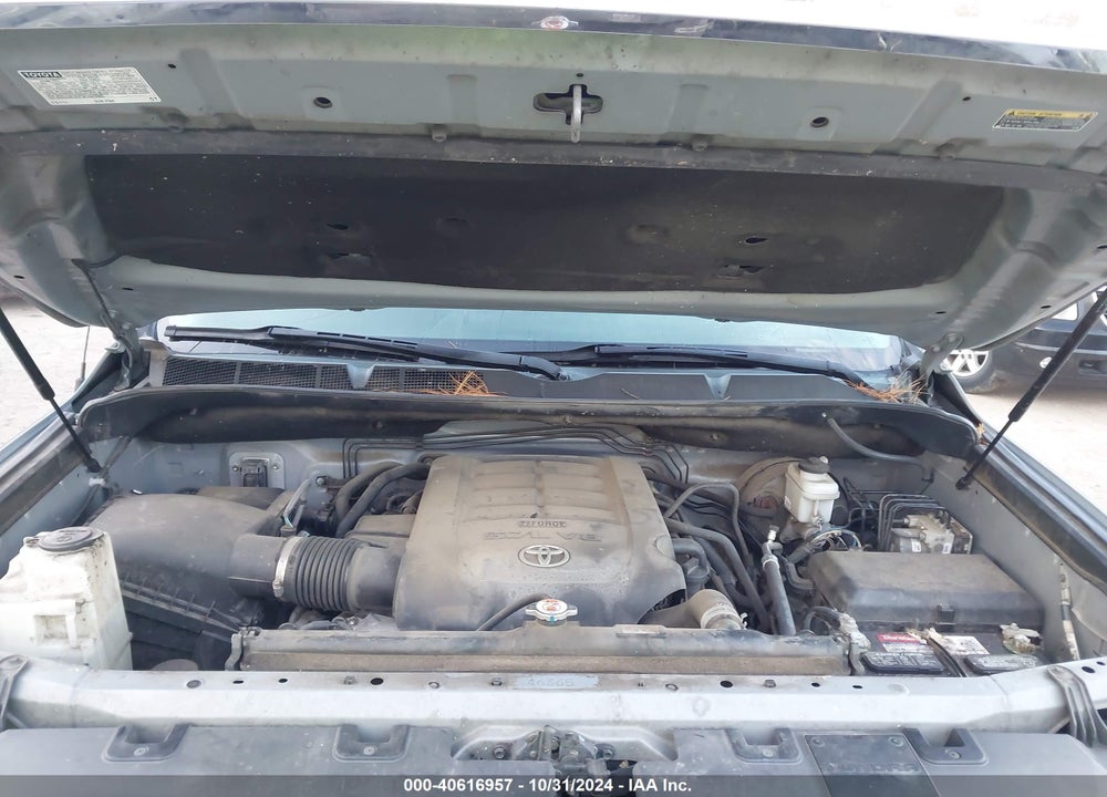 2019 TOYOTA TUNDRA SR5 5.7L V8 VIN: 5TFDW5F17KX856760