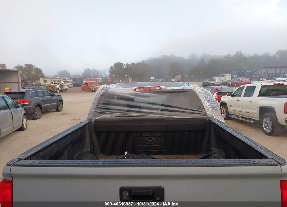 2019 TOYOTA TUNDRA SR5 5.7L V8 VIN: 5TFDW5F17KX856760