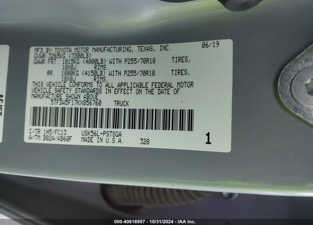 2019 TOYOTA TUNDRA SR5 5.7L V8 VIN: 5TFDW5F17KX856760