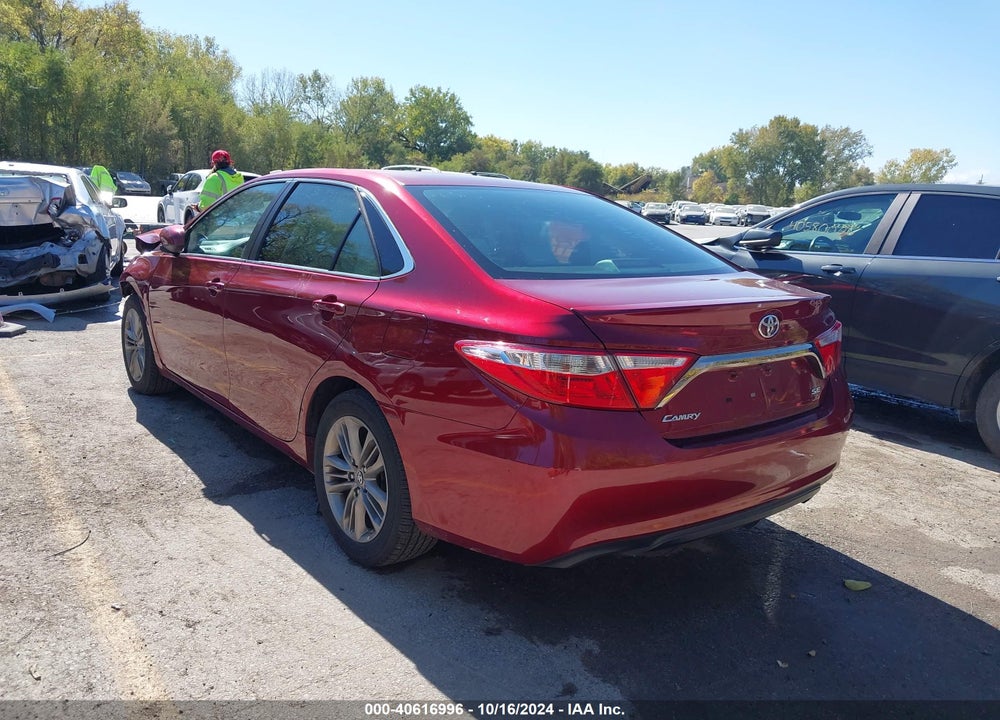 2015 TOYOTA CAMRY SE VIN: 4T1BF1FK4FU985471