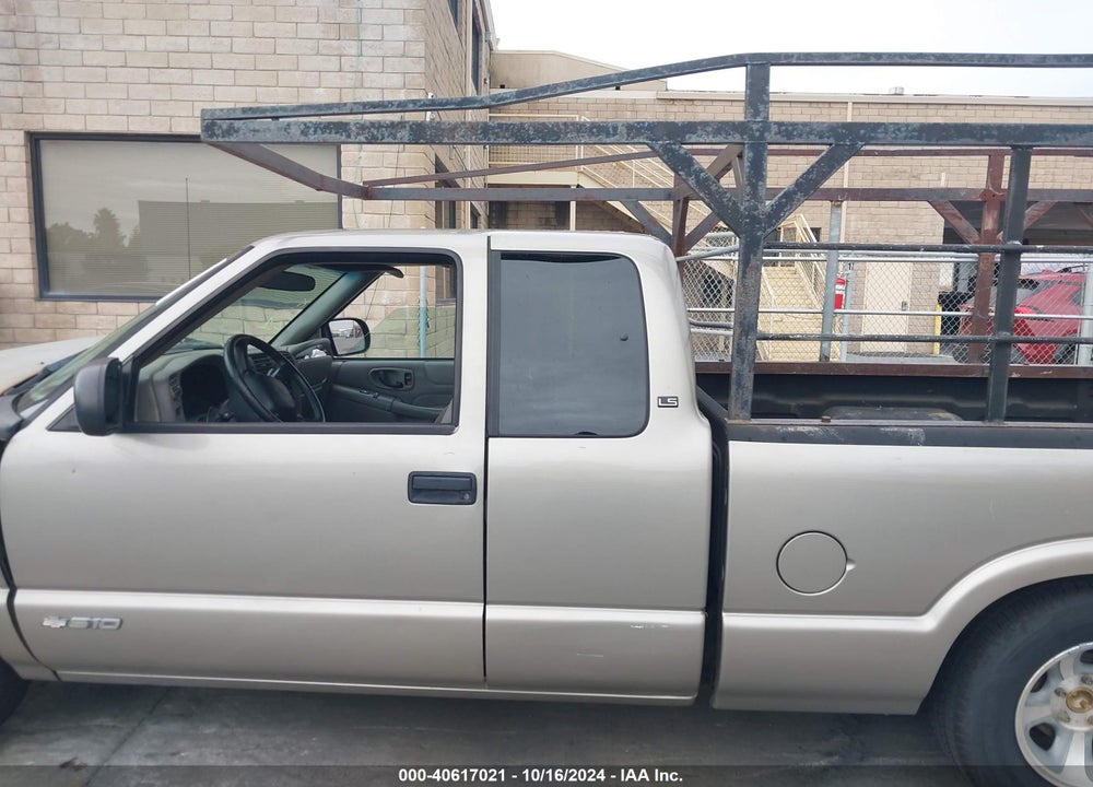 2003 CHEVROLET S-10 LS VIN: 1GCCS19X538283823