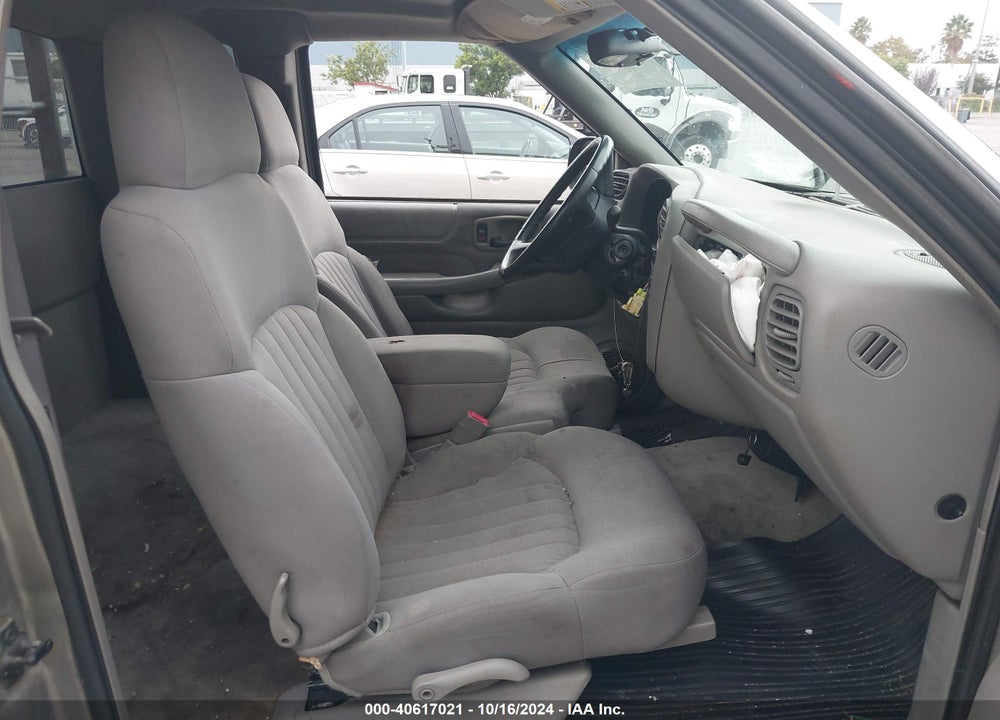 2003 CHEVROLET S-10 LS VIN: 1GCCS19X538283823