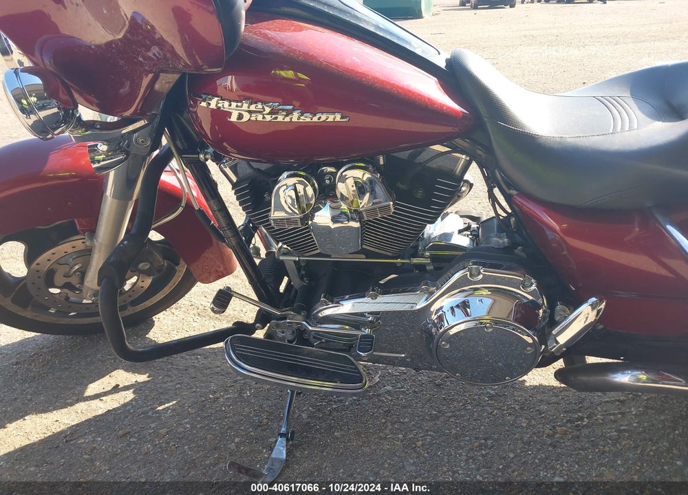 2010 HARLEY-DAVIDSON FLHX VIN: 1HD1KB419AB654447