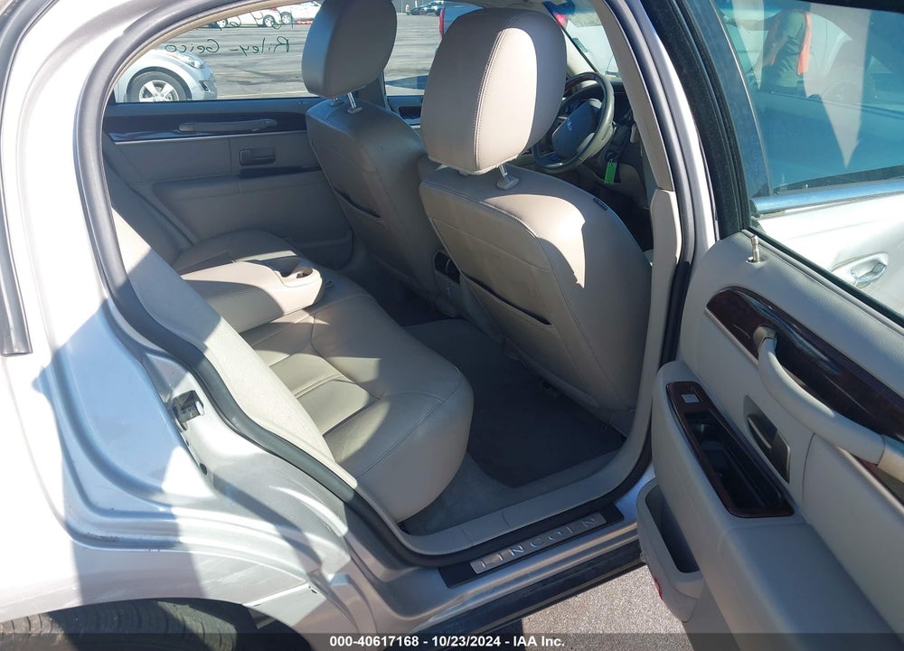 2011 LINCOLN TOWN CAR SIGNATURE LIMITED VIN: 2LNBL8CV4BX763497