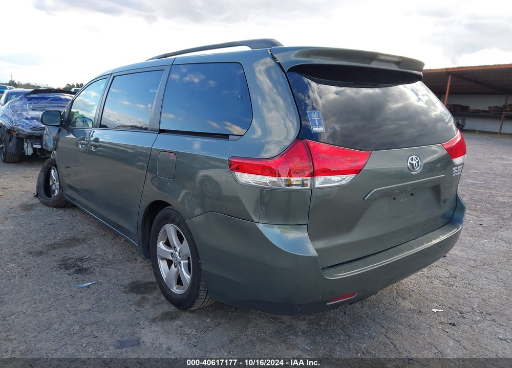 2014 TOYOTA SIENNA LE V6 8 PASSENGER VIN: 5TDKK3DC1ES409167