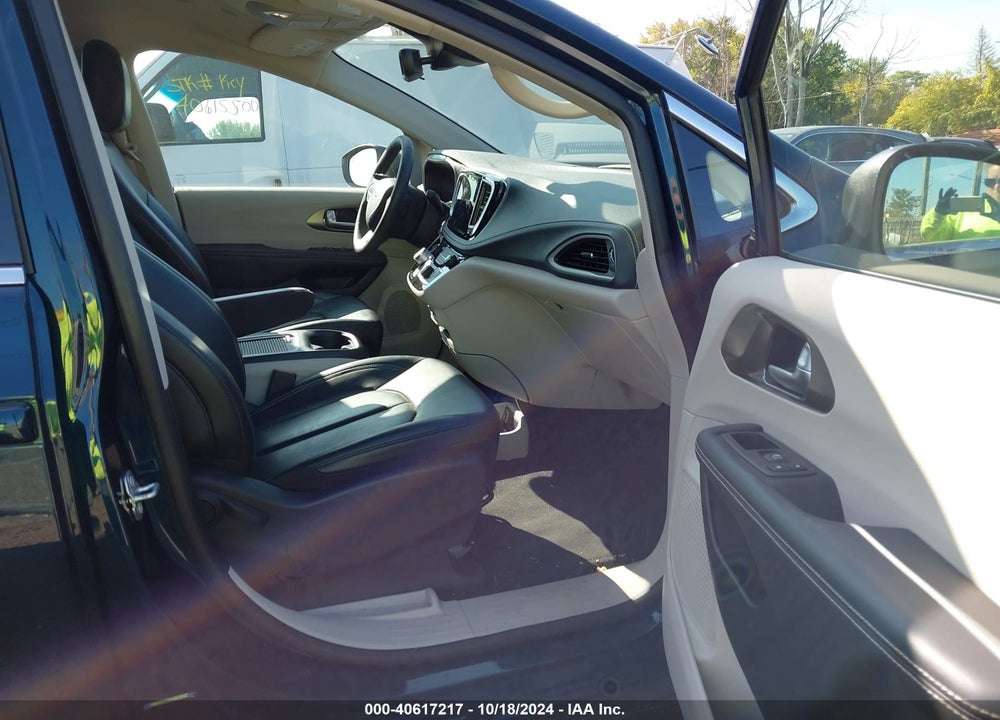 2023 CHRYSLER PACIFICA TOURING L VIN: 2C4RC1BG7PR502258