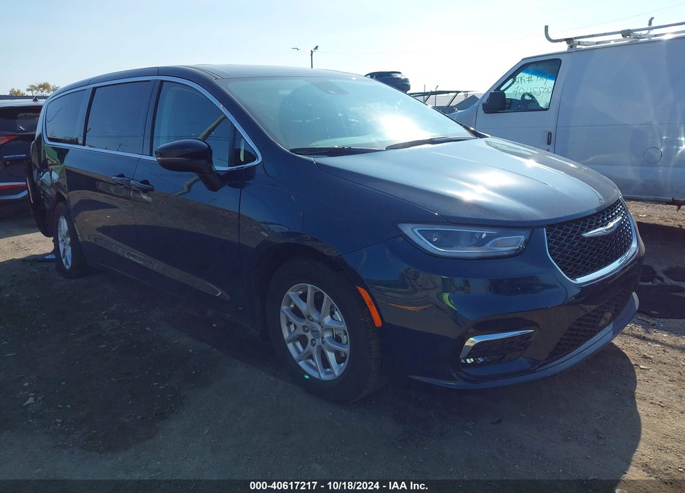 2023 CHRYSLER PACIFICA TOURING L VIN: 2C4RC1BG7PR502258
