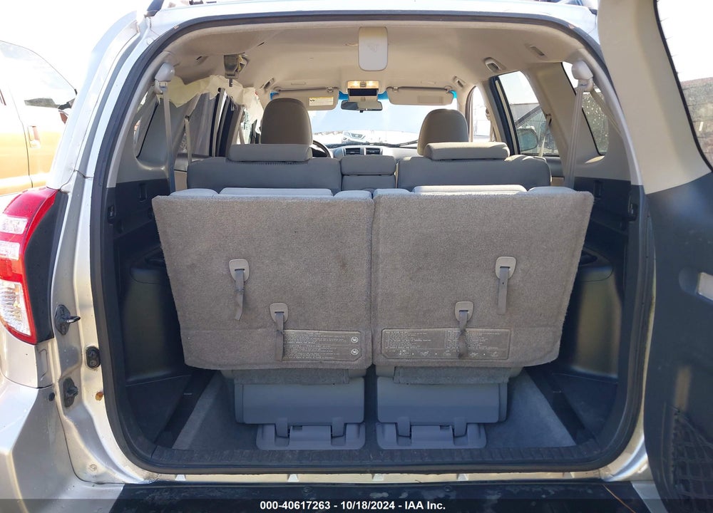 2011 TOYOTA RAV4 VIN: 2T3KF4DV1BW064230