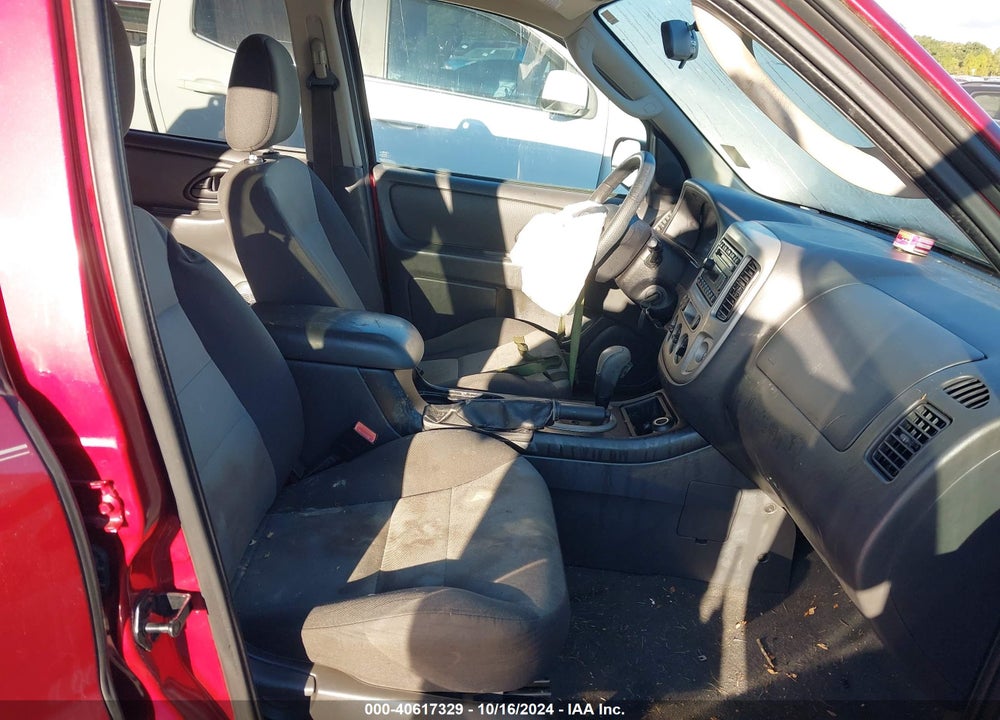 2005 FORD ESCAPE XLS VIN: 1FMYU02Z75KB85240