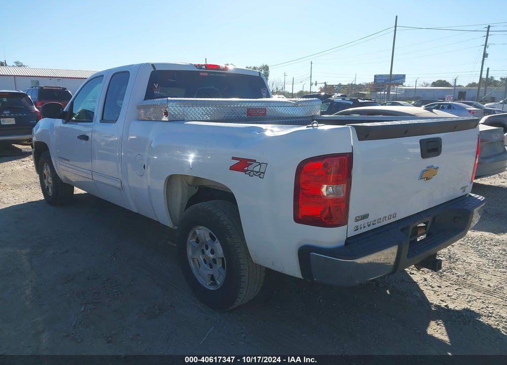2011 CHEVROLET SILVERADO 1500 LT VIN: 1GCRKSE32BZ103760