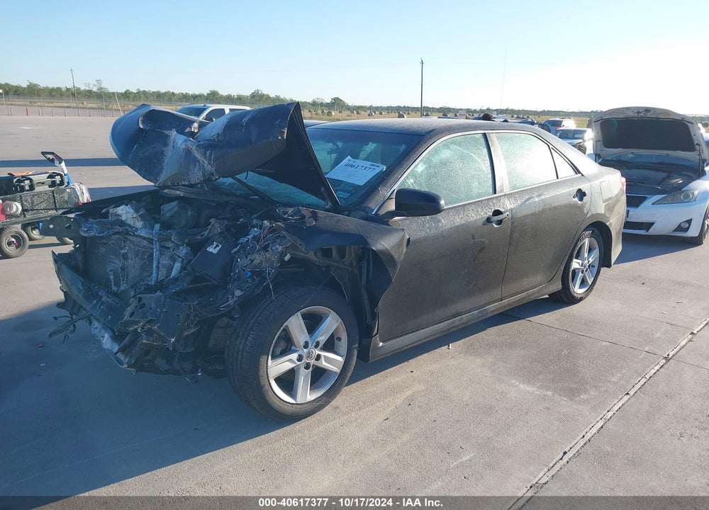 2014 TOYOTA CAMRY SE VIN: 4T1BF1FK2EU828665