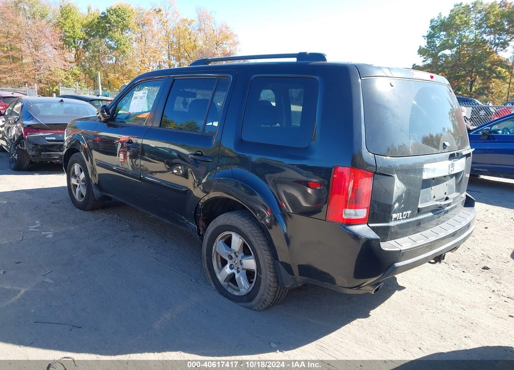 2011 HONDA PILOT EX-L VIN: 5FNYF4H77BB004464