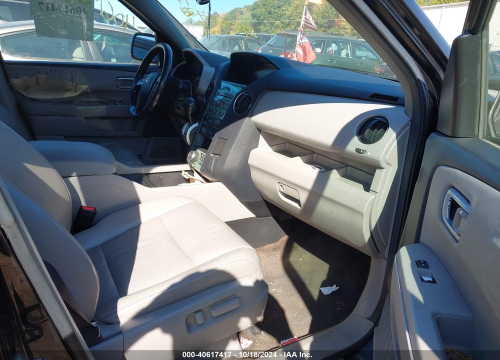 2011 HONDA PILOT EX-L VIN: 5FNYF4H77BB004464