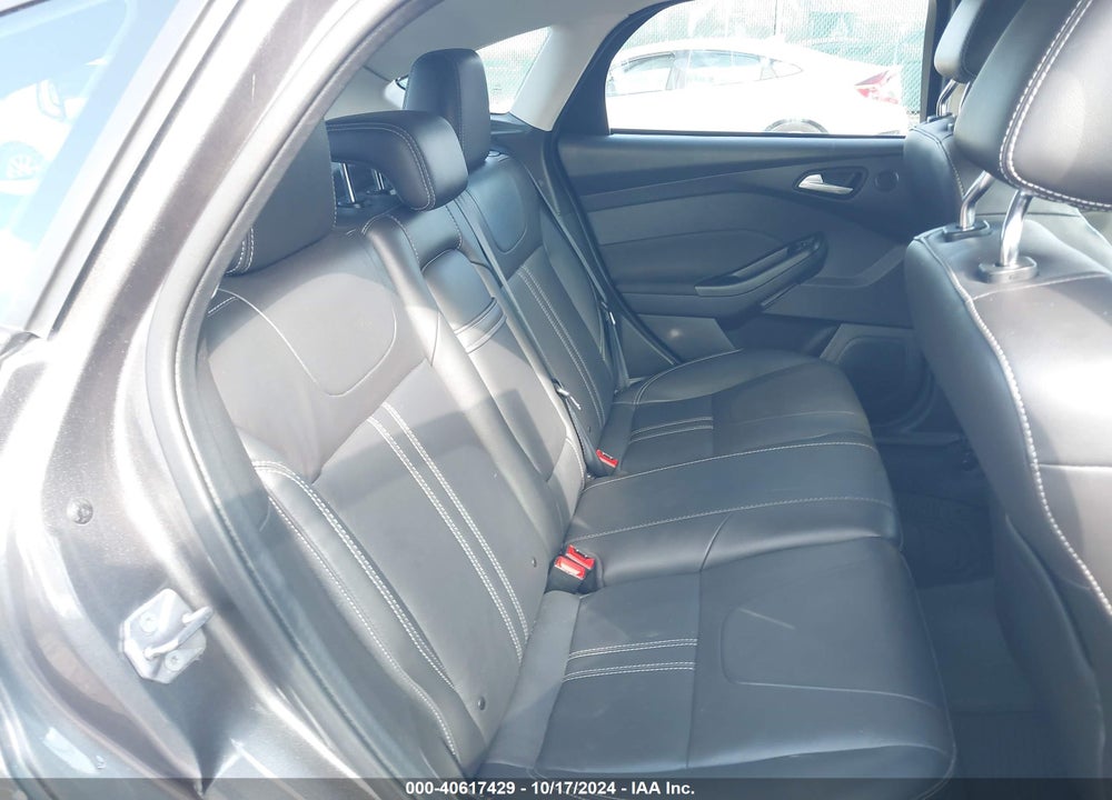2012 FORD FOCUS TITANIUM VIN: 1FAHP3N20CL214523