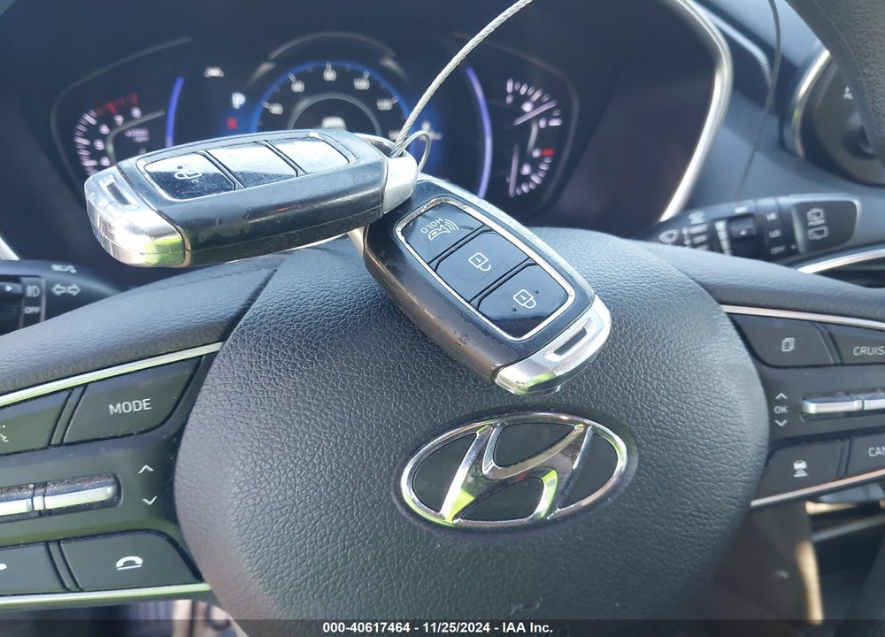2020 HYUNDAI SANTA FE SEL VIN: 5NMS33AD0LH240592