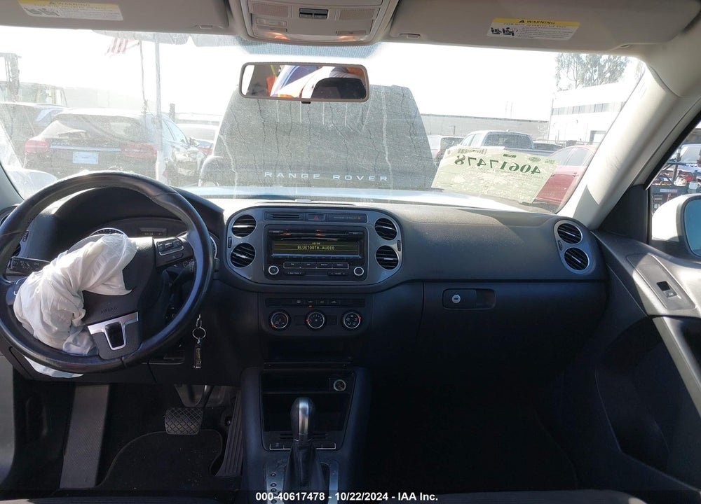 2013 VOLKSWAGEN TIGUAN S VIN: WVGAV3AX3DW562279