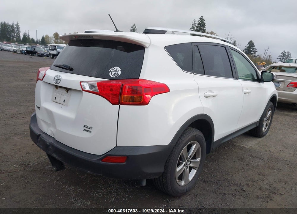 2015 TOYOTA RAV4 XLE VIN: JTMRFREV8FJ013323