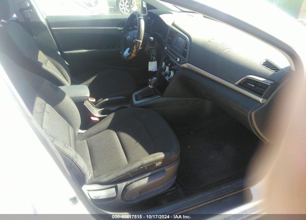 2019 HYUNDAI ELANTRA SE VIN: 5NPD74LF8KH441899