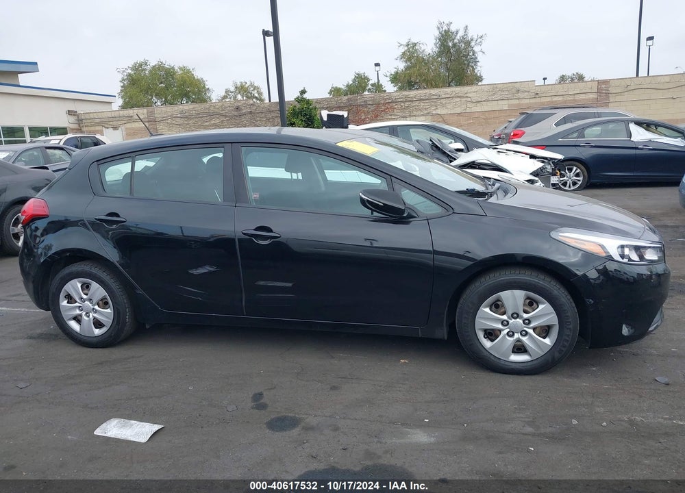 2017 KIA FORTE LX VIN: KNAFK5A84H5667462