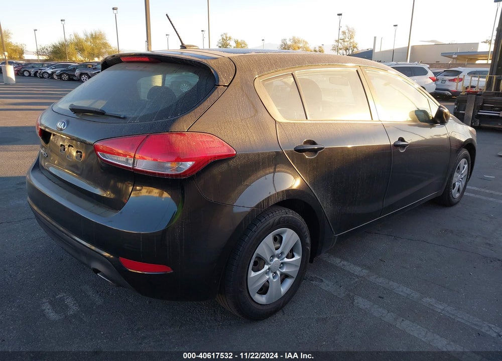 2017 KIA FORTE LX VIN: KNAFK5A84H5667462