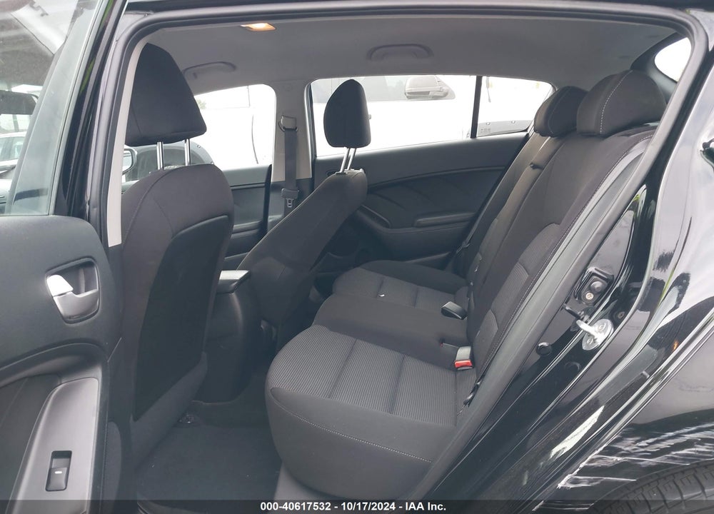 2017 KIA FORTE LX VIN: KNAFK5A84H5667462