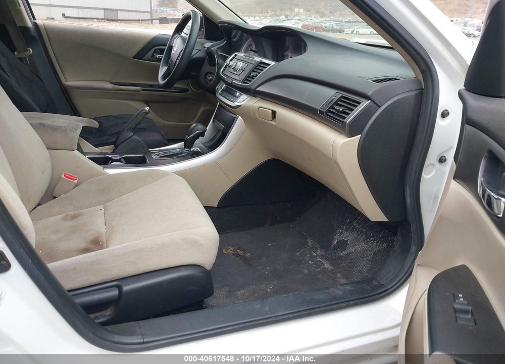 2013 HONDA ACCORD LX VIN: 1HGCR2F39DA141456