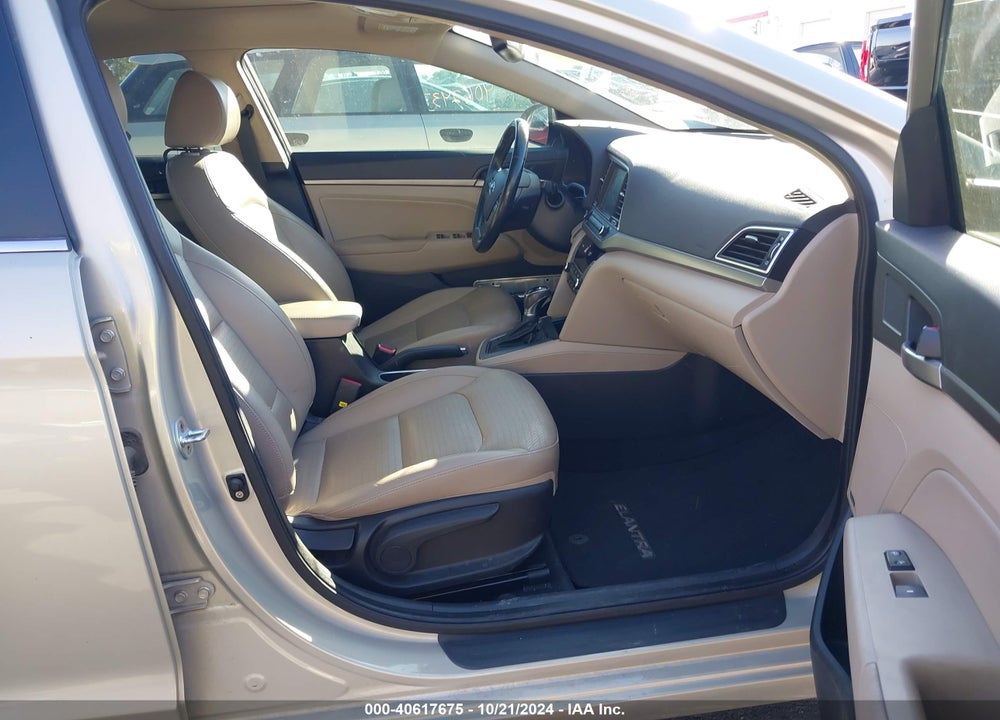 2017 HYUNDAI ELANTRA VIN: KMHD84LF7HU127314