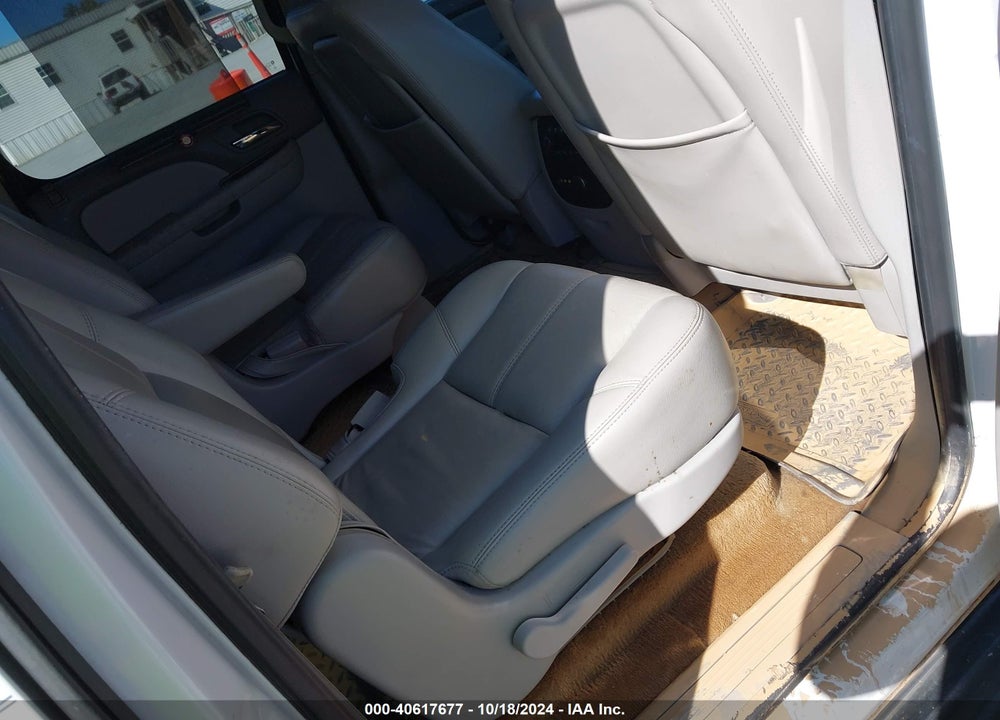 2007 CHEVROLET SUBURBAN 1500 LTZ VIN: 3GNFK16327G107561