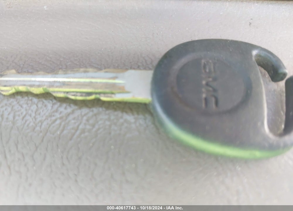 2006 GMC SIERRA 2500HD SLE1 VIN: 1GTHK23D56F140865